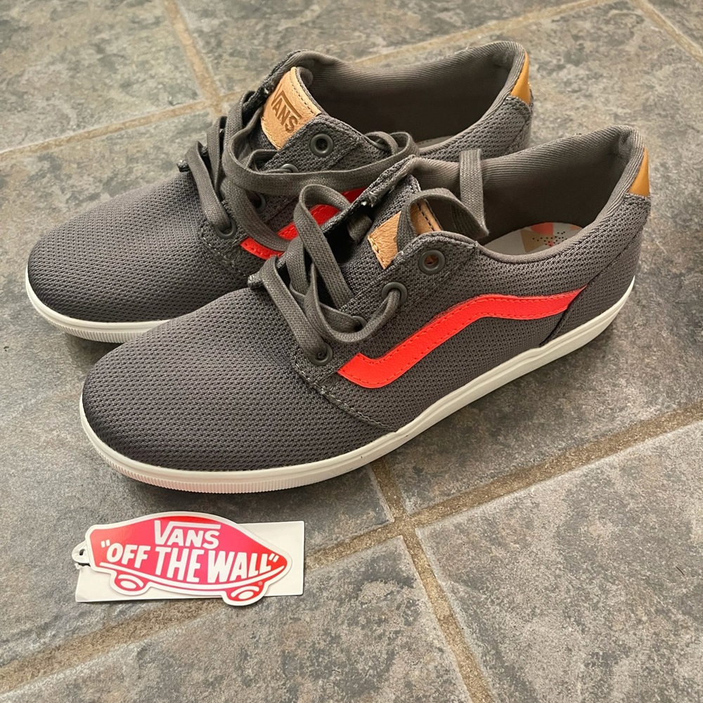 Vans 7.5 sneakers brand new!